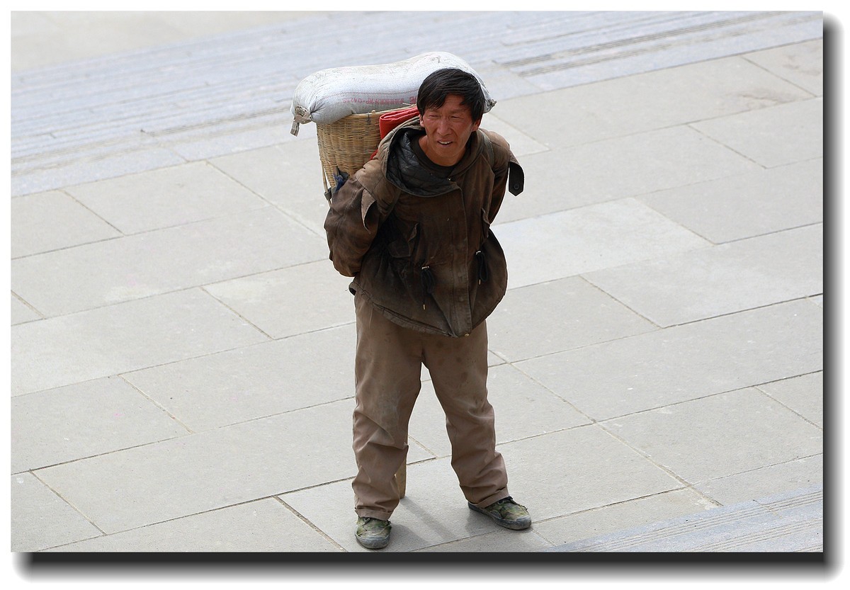 #佳能月赛-最可爱的人#_【背山工】