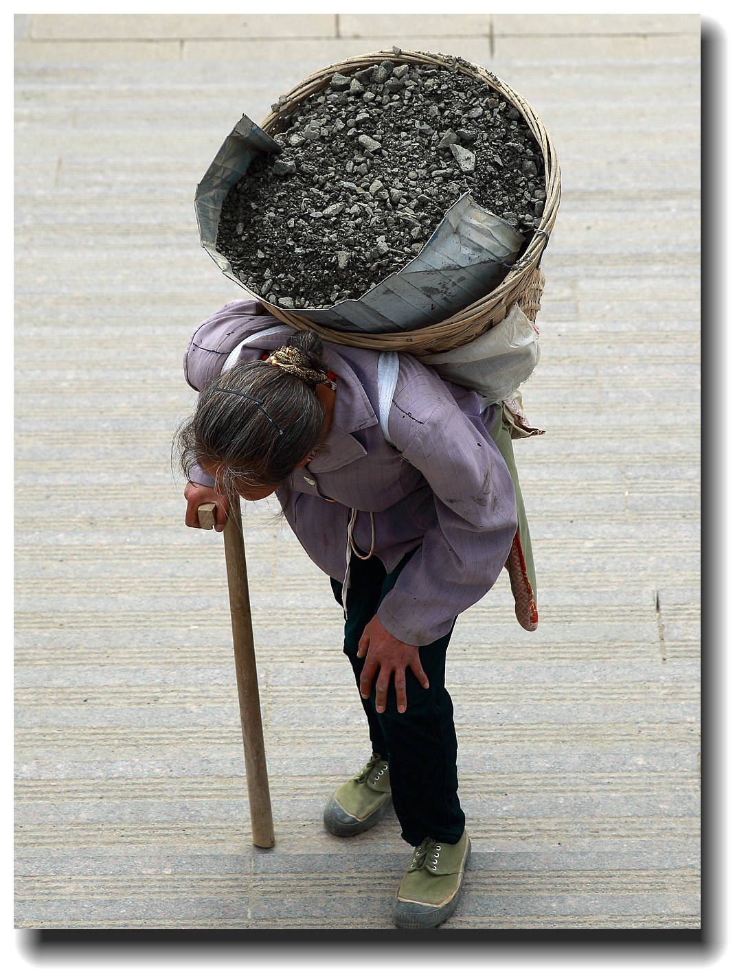 #佳能月赛-最可爱的人#_【背山工】