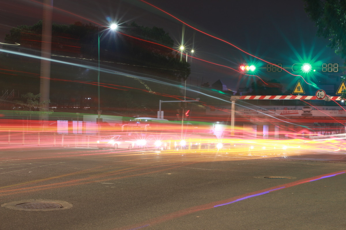 700D+永诺35 f2 原图直出。求轻喷