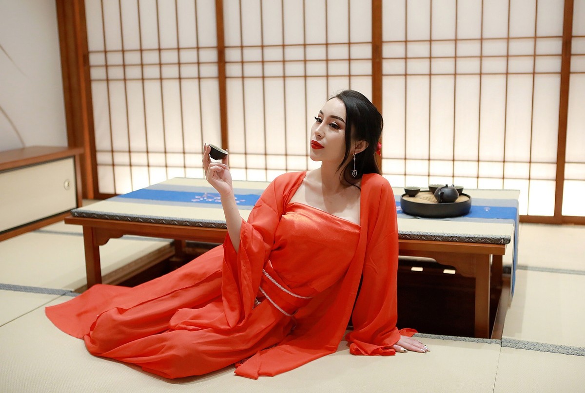 日式榻榻米拍美女