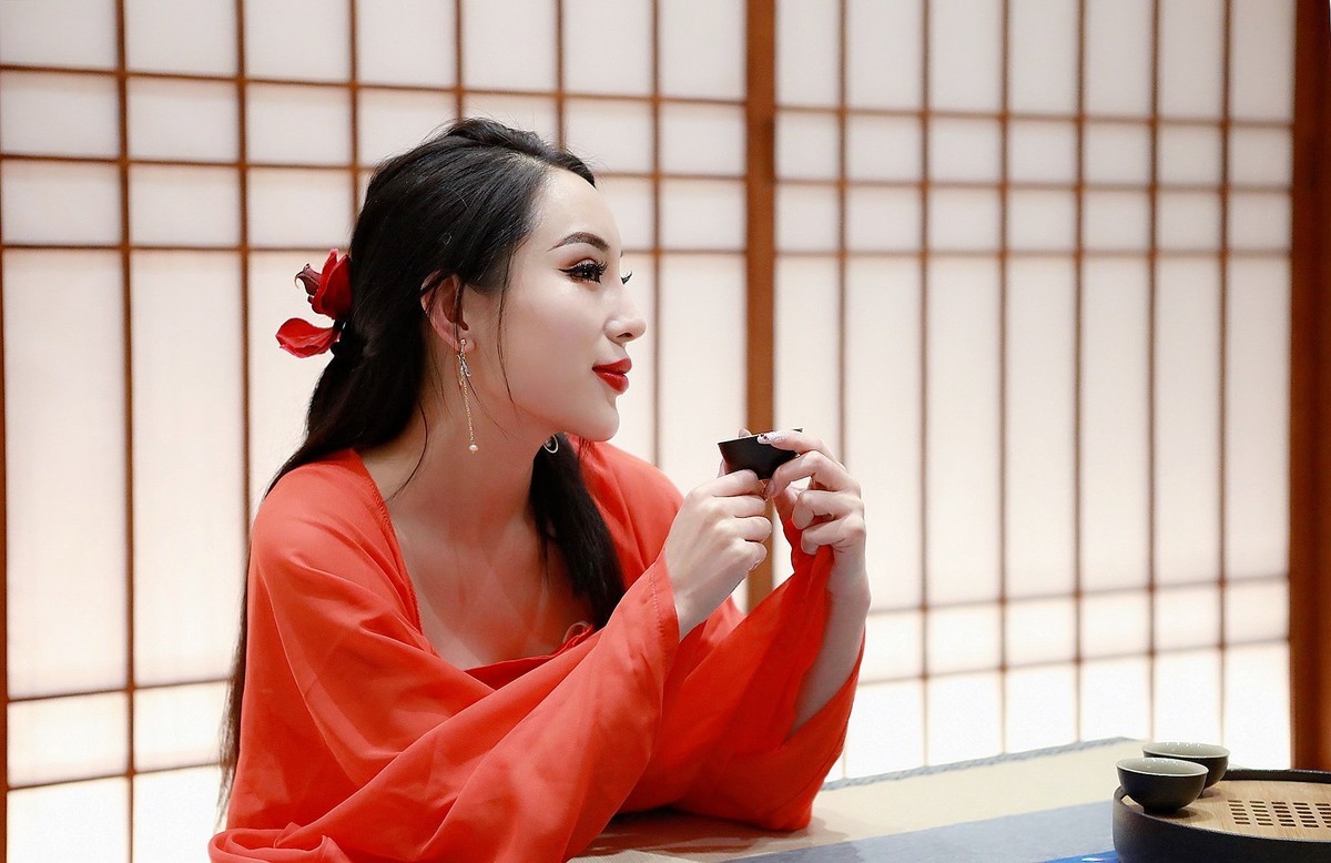 日式榻榻米拍美女