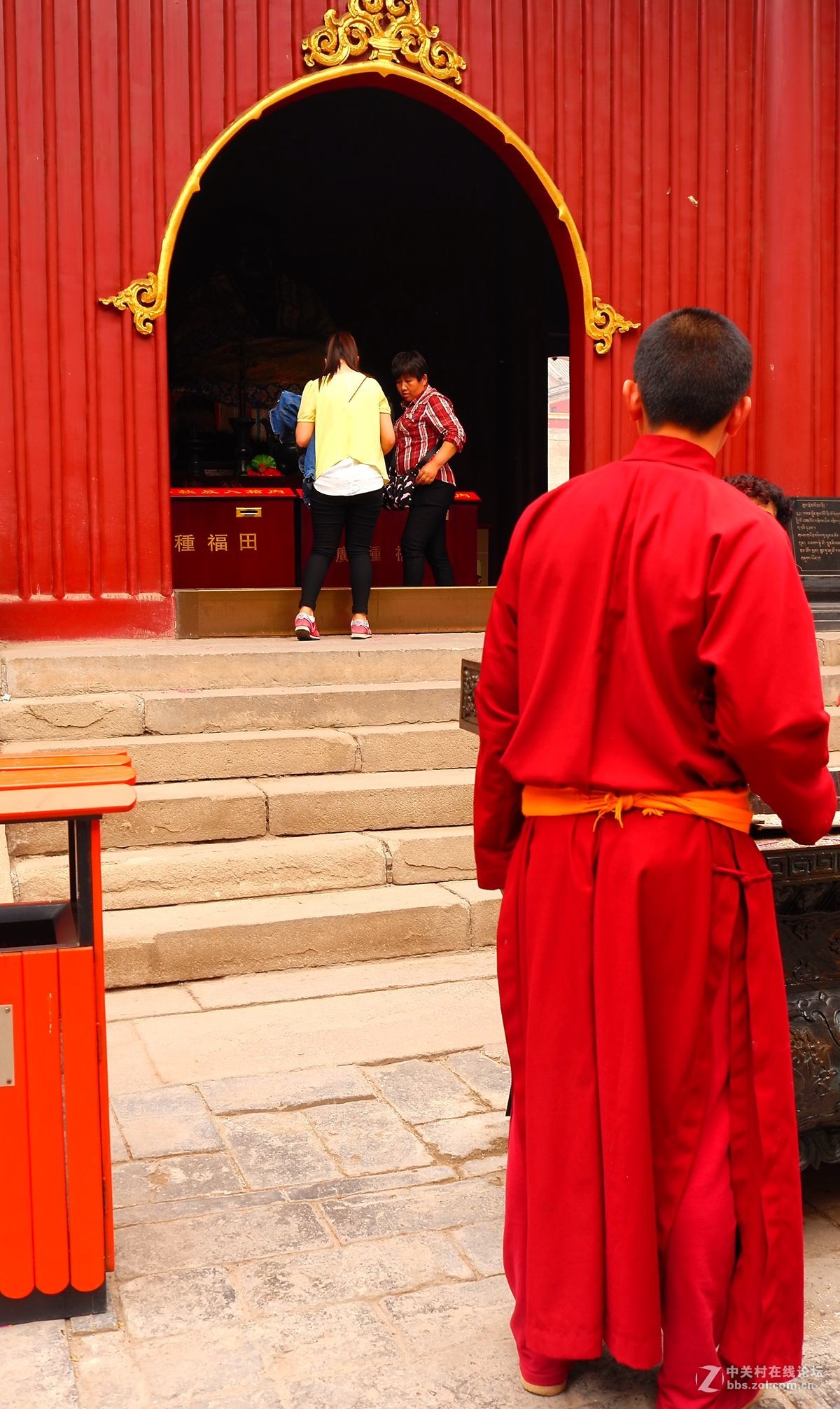 普宁寺凭古敬佛