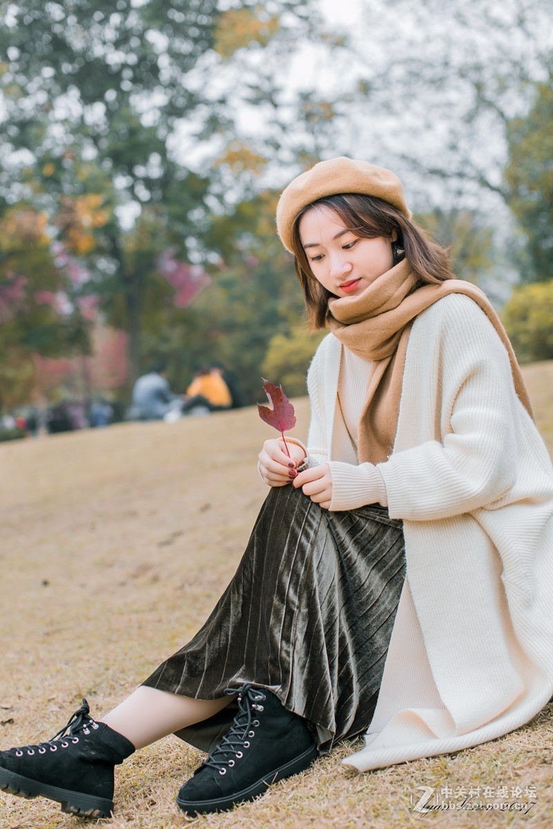 红枫竟艳秋正浓！