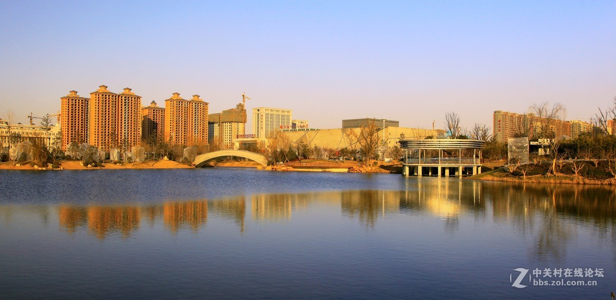 夕阳下的城市公园《下》