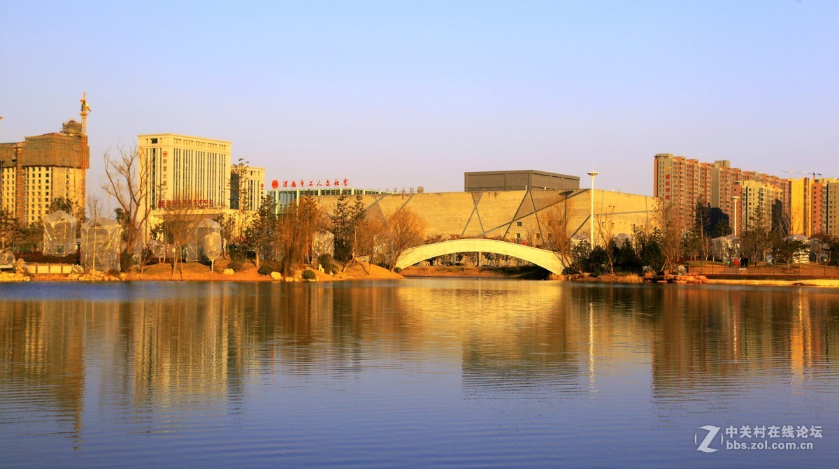 夕阳下的城市公园《下》