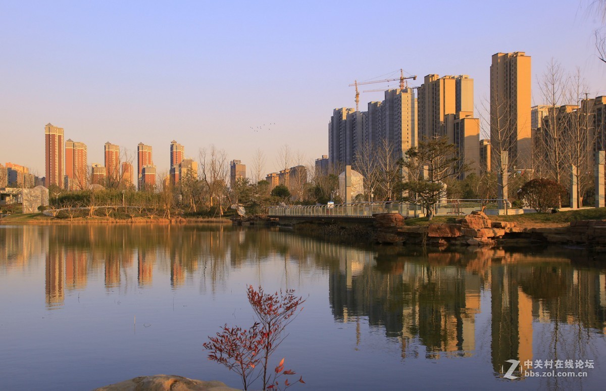 夕阳下的城市公园《下》