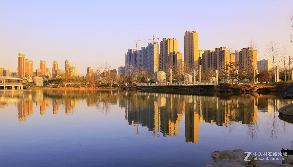 夕阳下的城市公园《下》