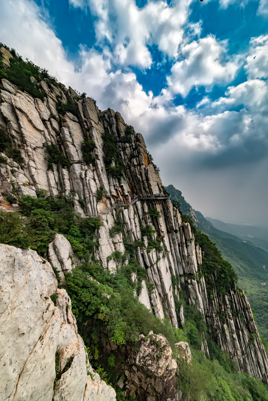 中华五岳之中岳嵩山2竖拍嵩山