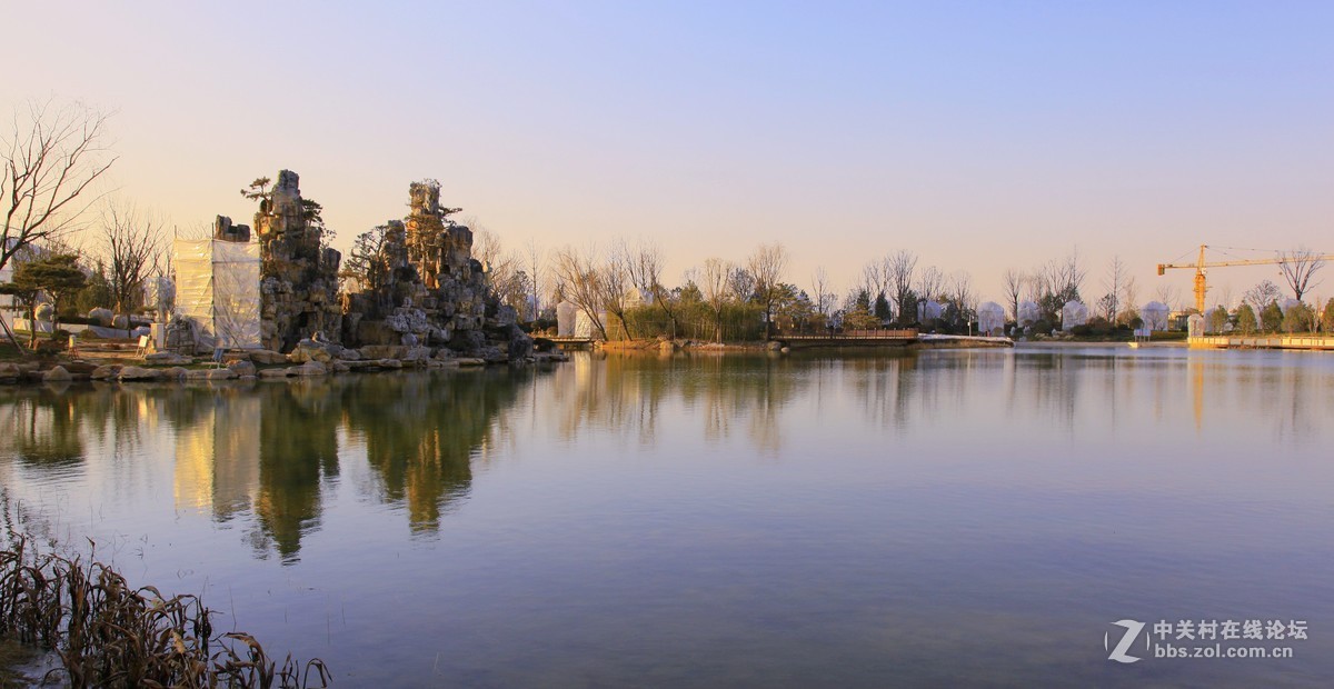 夕阳下的城市公园《下》
