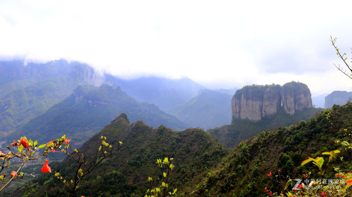 烟雨三月雁荡山脉