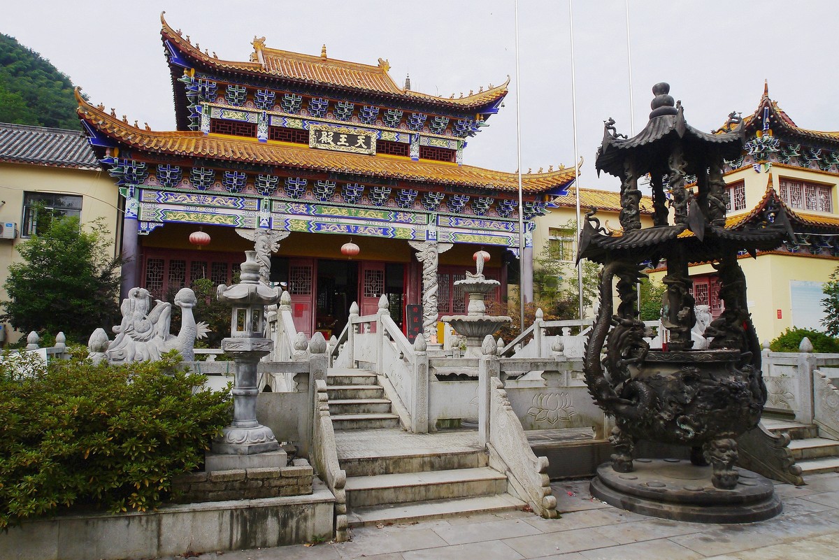 湖北赤壁羊楼圆通寺