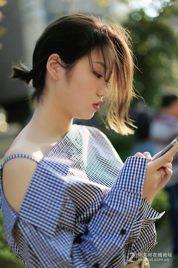 澜岸铭邸的女孩