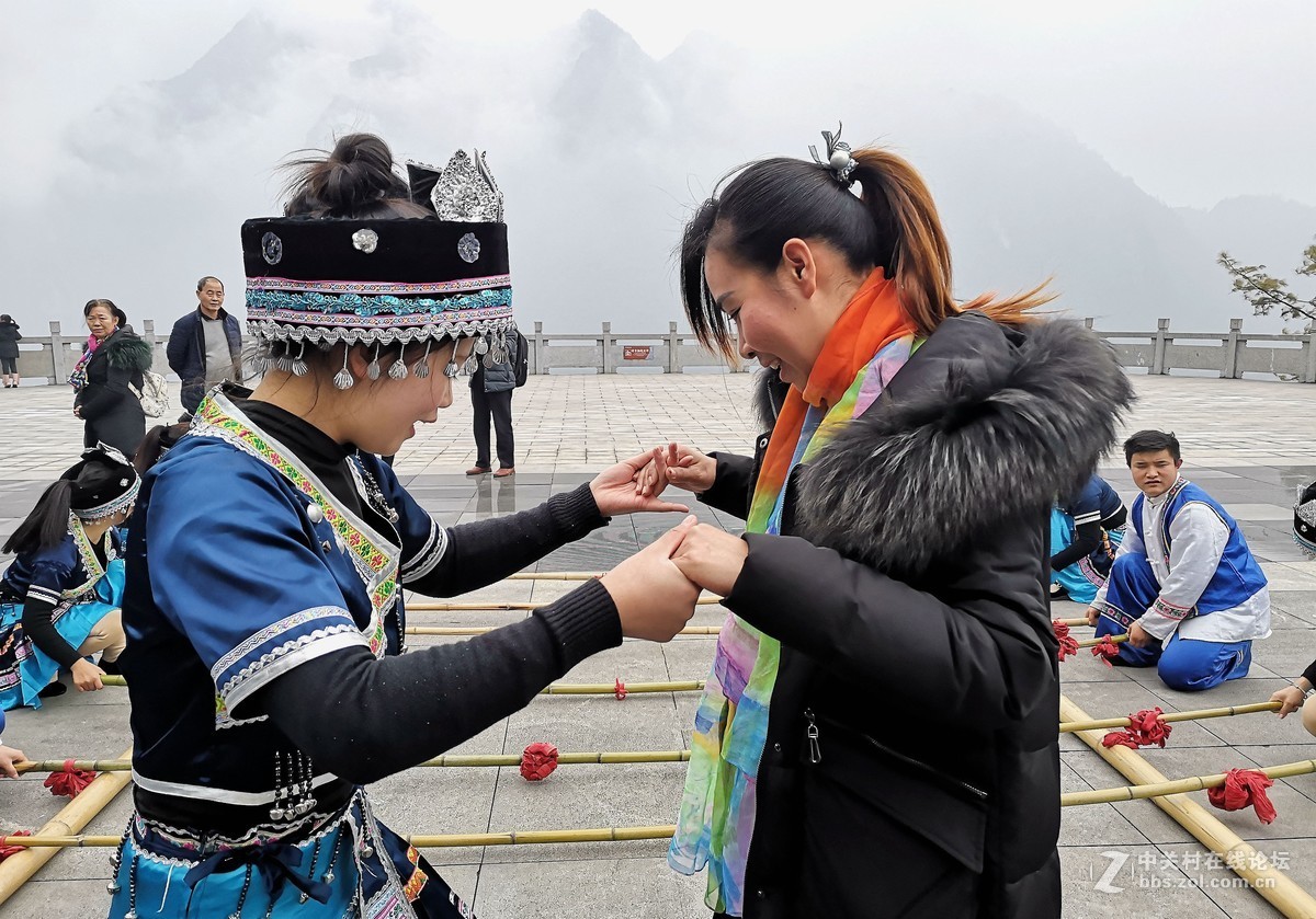重庆涪陵武陵山大裂谷土家舞