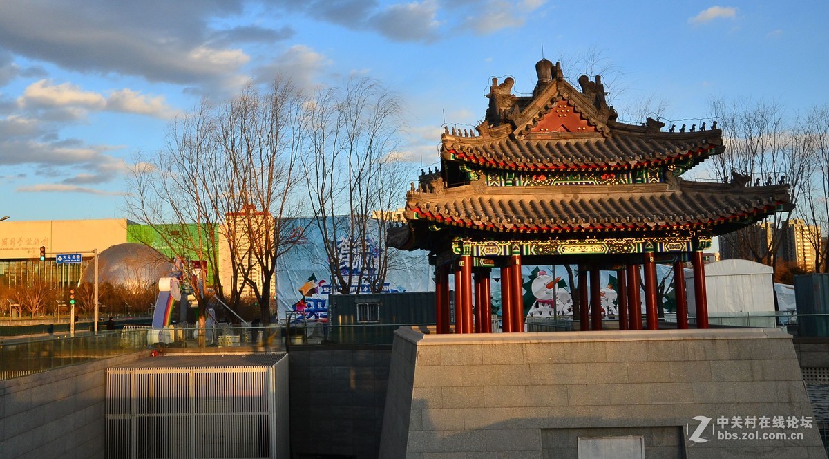 围绕着瞭望塔周围拍