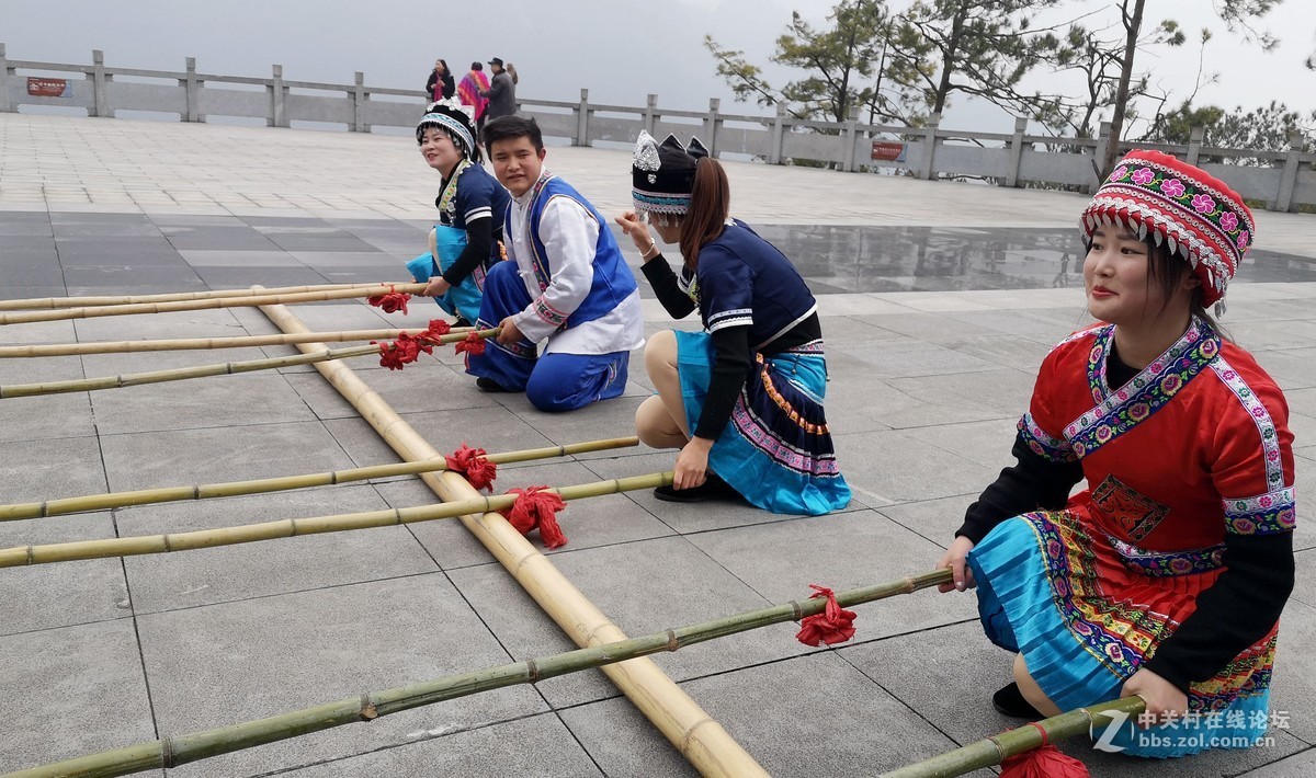 重庆涪陵武陵山大裂谷土家舞