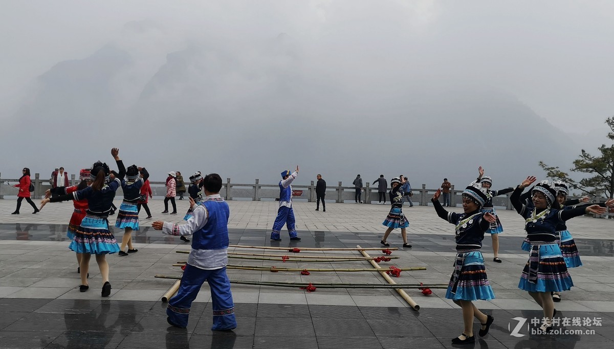 重庆涪陵武陵山大裂谷土家舞