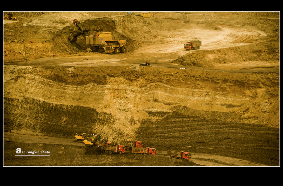 西乌草原行白音华海州露天煤矿1