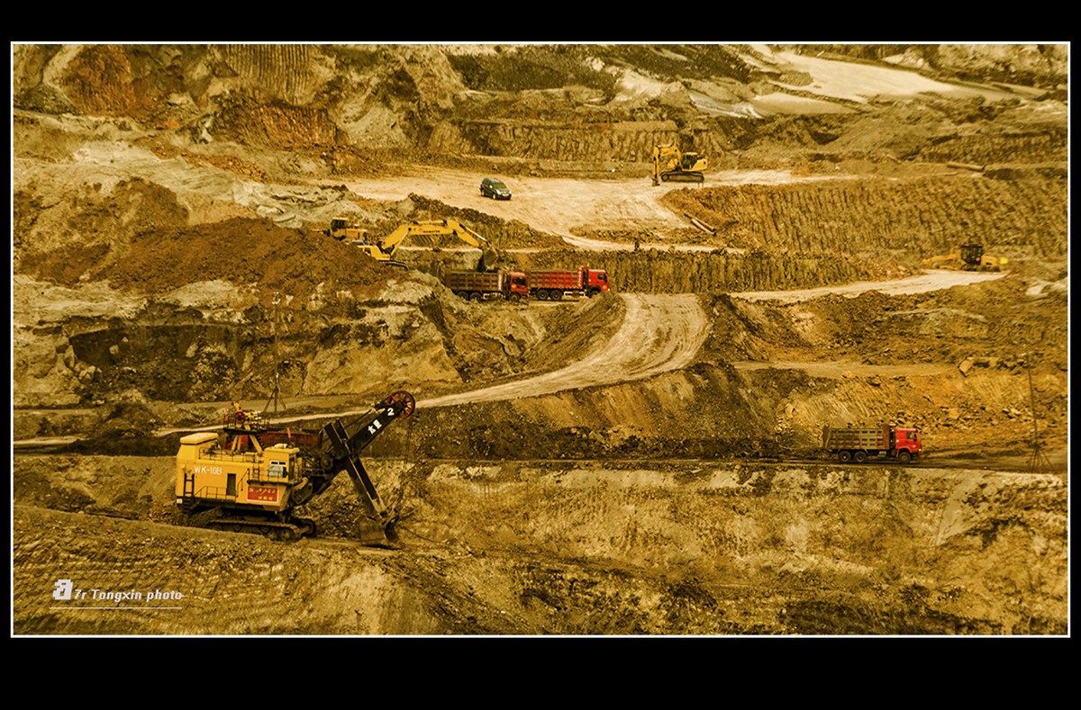 西乌草原行白音华海州露天煤矿1