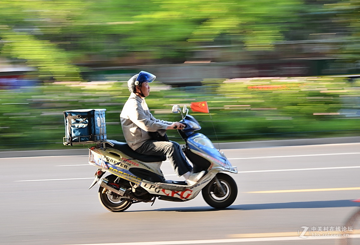 《 追随拍摄 》