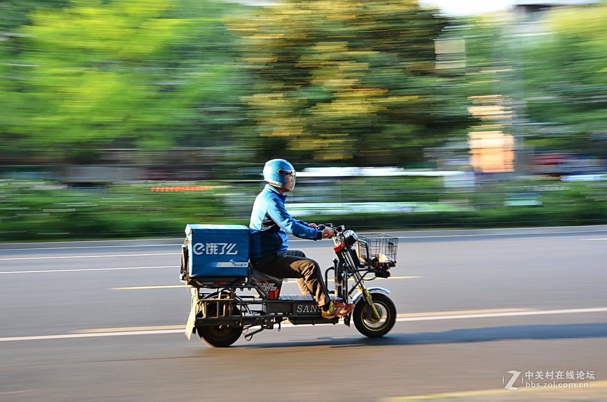 《 追随拍摄 》