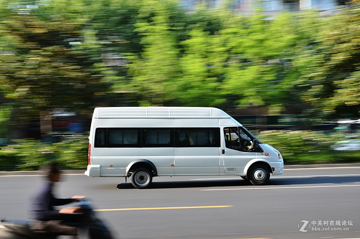 《 追随拍摄 》