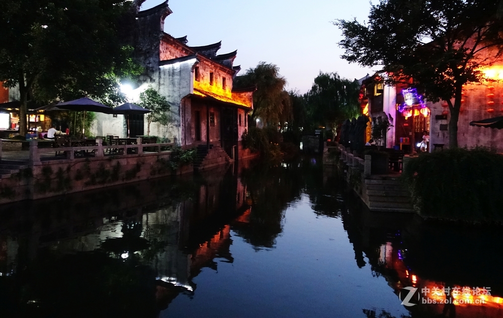 小双胞胎用索尼r100iv拍月河风光