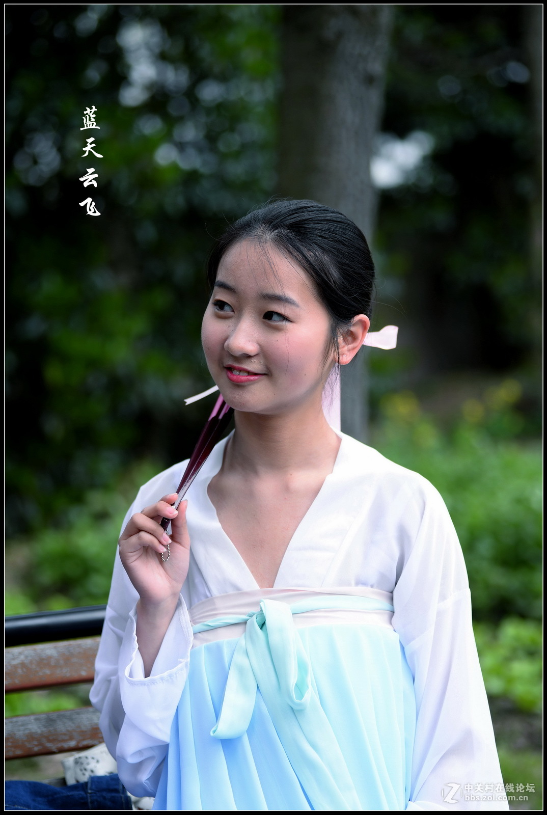 潇洒妩媚的朝鲜族姑娘