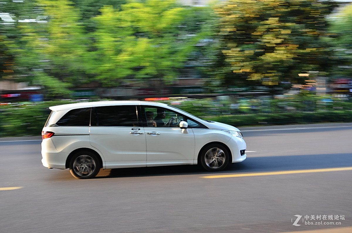 《 追随拍摄 》