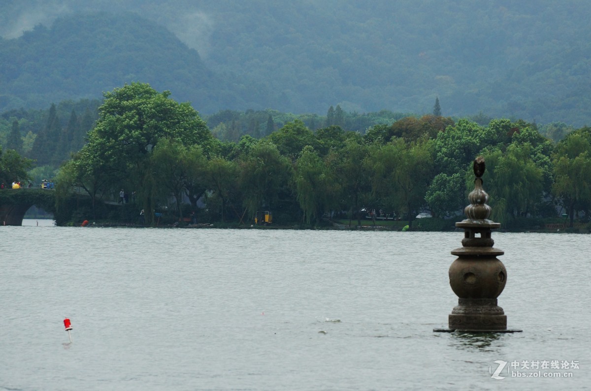 雨中游西湖之三潭印月