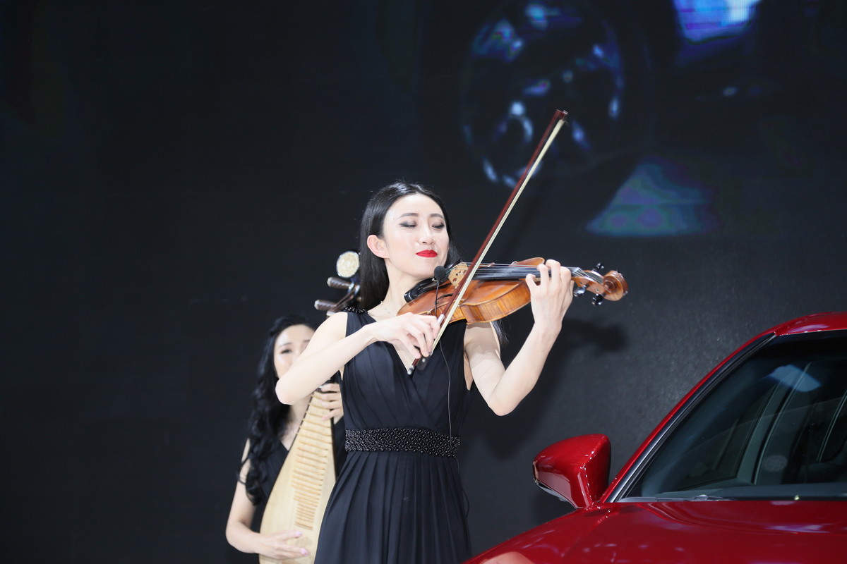 雷克萨斯汽车音乐表演