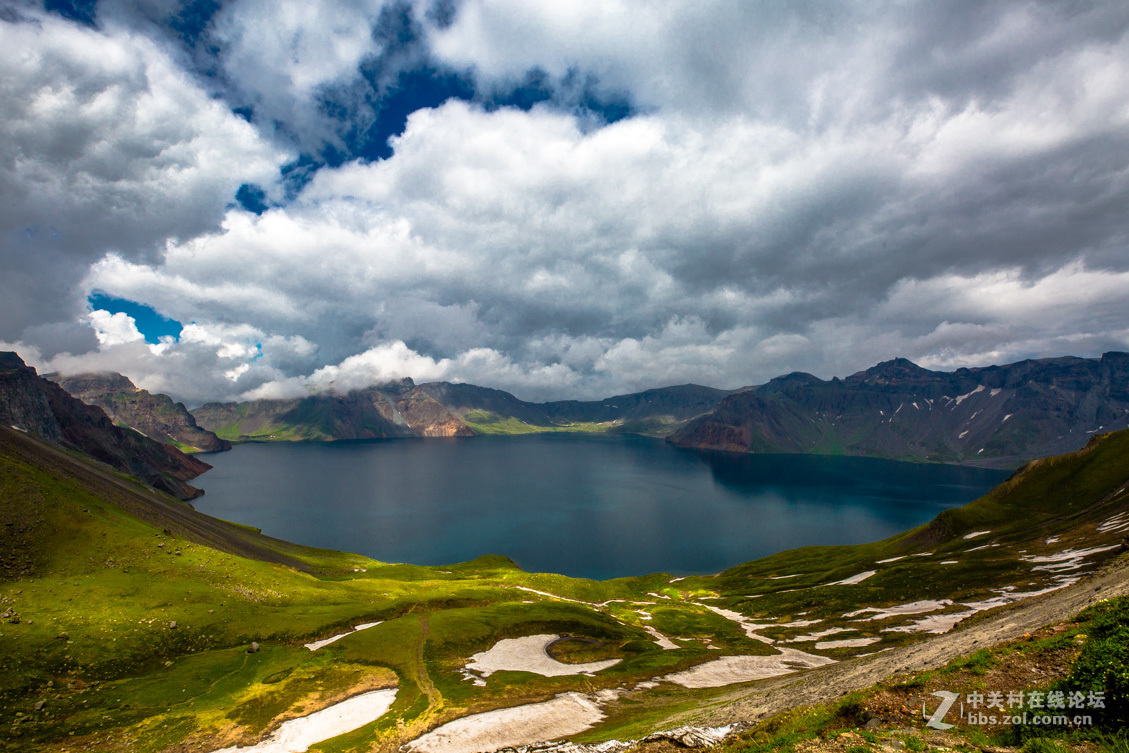 雨后露真容 — 长白山天池西坡