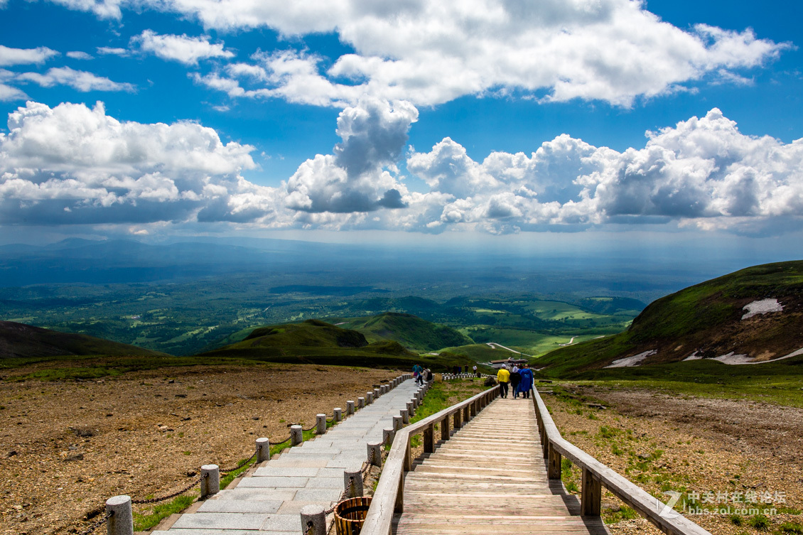 雨后露真容 — 长白山天池西坡