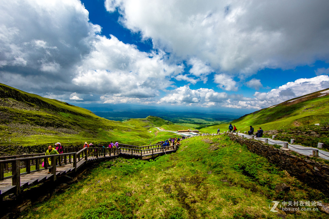 雨后露真容 — 长白山天池西坡