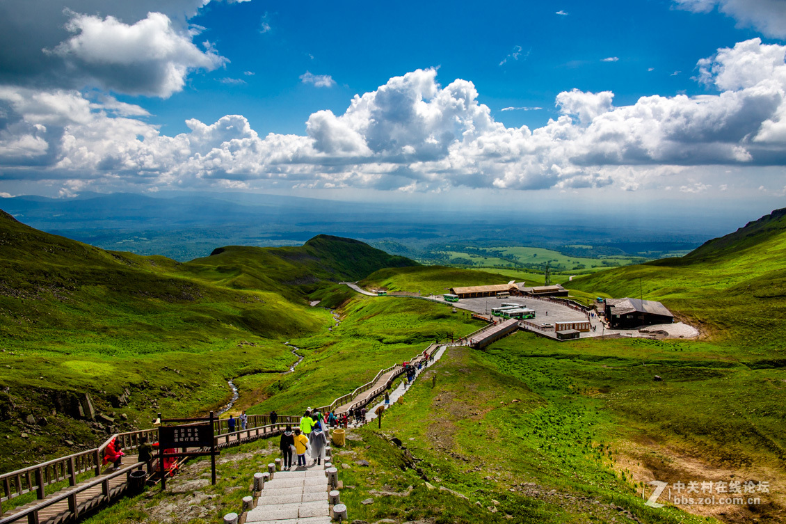 雨后露真容 — 长白山天池西坡