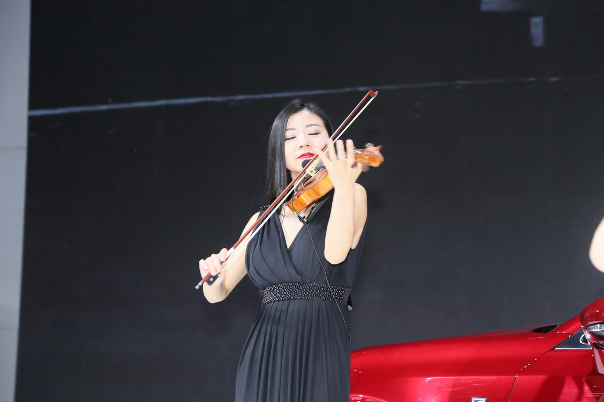 雷克萨斯汽车音乐表演