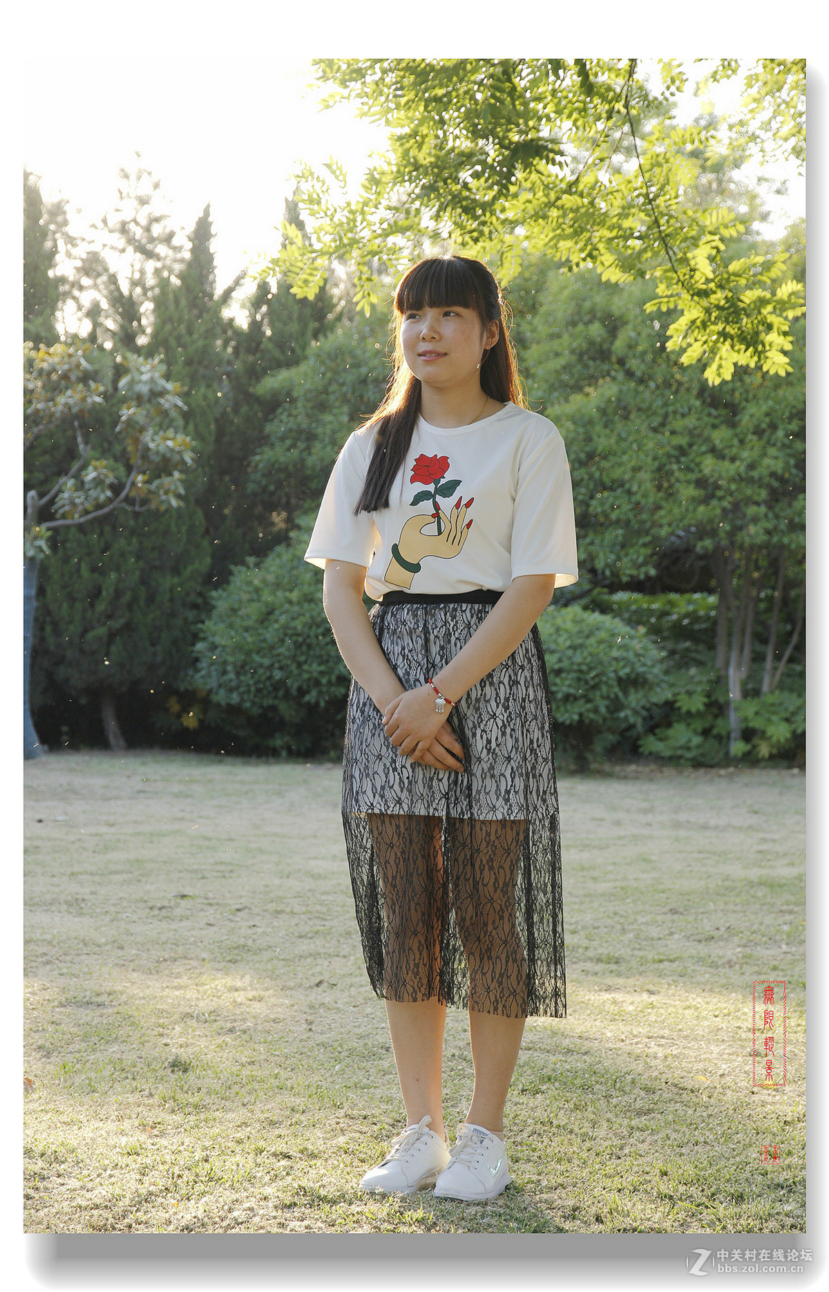 汉城公园阳光下灿烂倩儿（1）