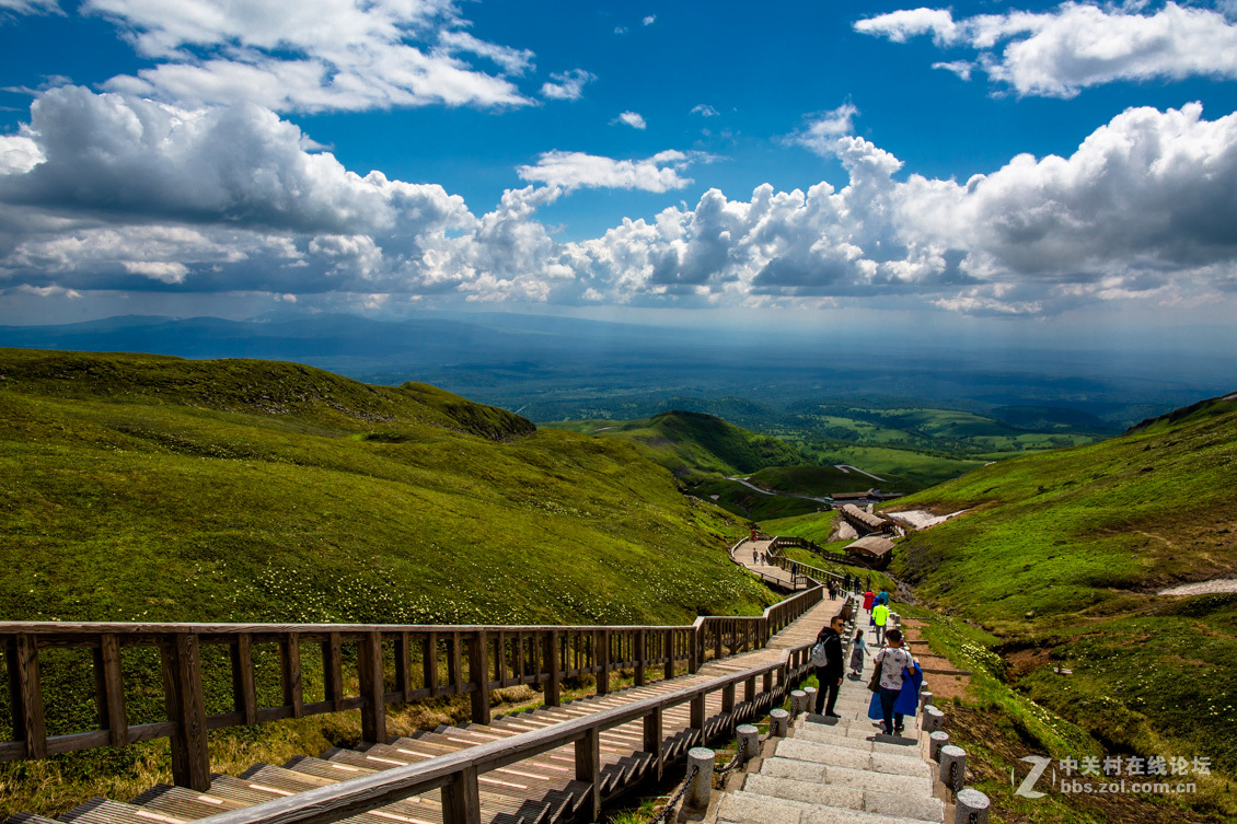 雨后露真容 — 长白山天池西坡
