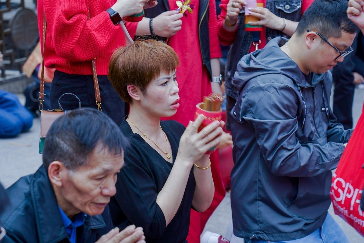 a7m3+FE 24-105mm F4.0 G OSS ( 大年初二 求神 )