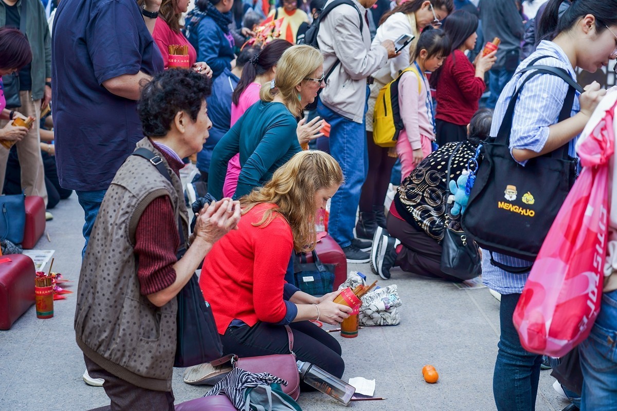 a7m3+FE 24-105mm F4.0 G OSS ( 大年初二 求神 )