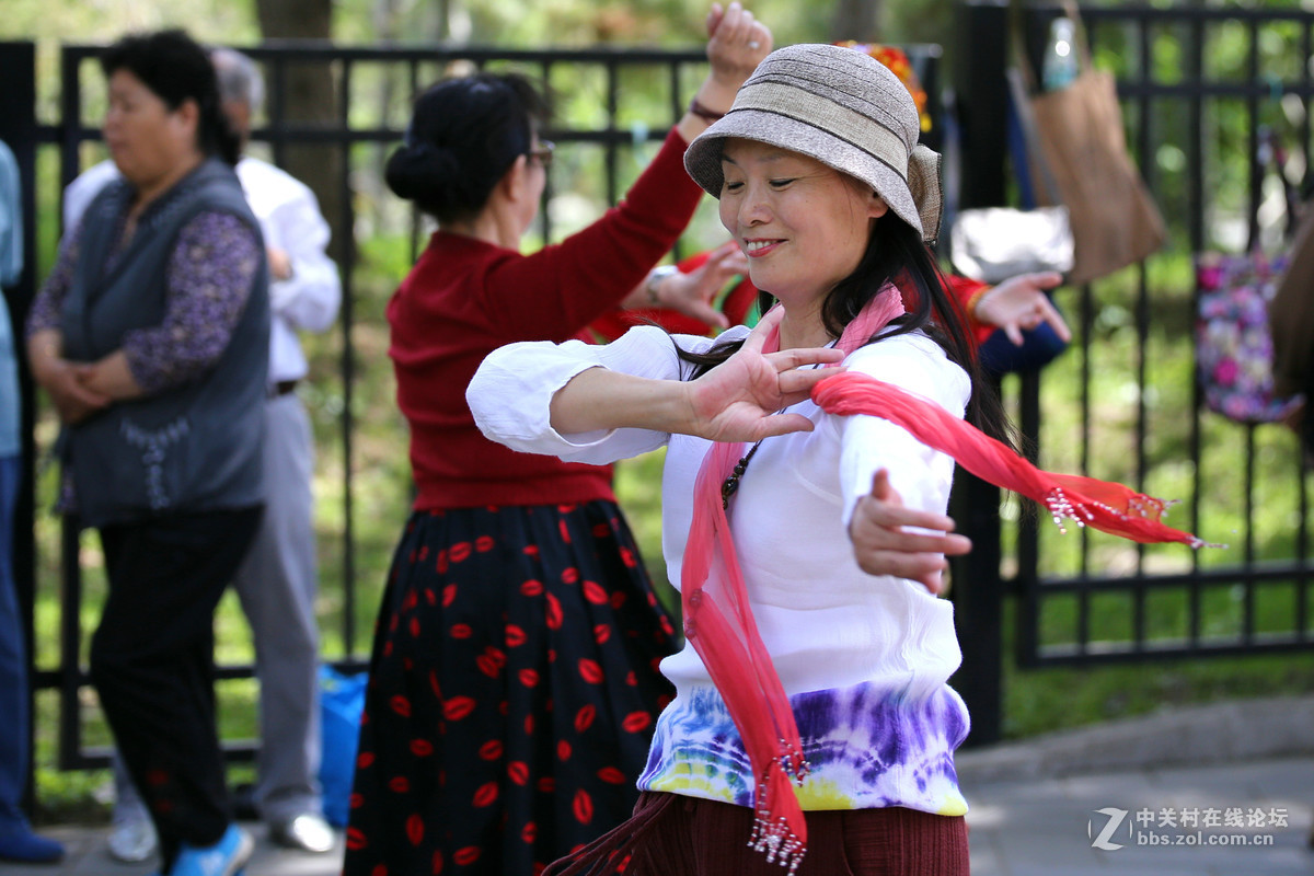 上几张6D和腾龙A009的片子，证明下此头素质相当好