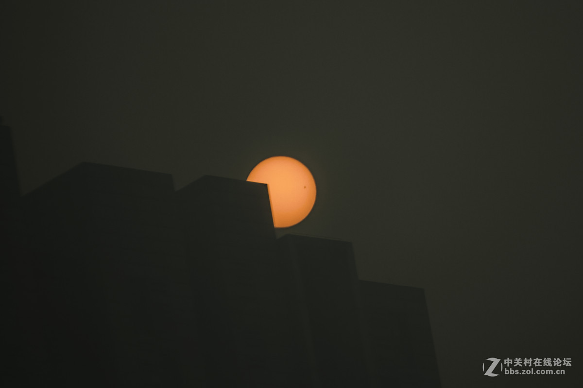 太阳黑子！雾霾就是天然的滤光镜！！