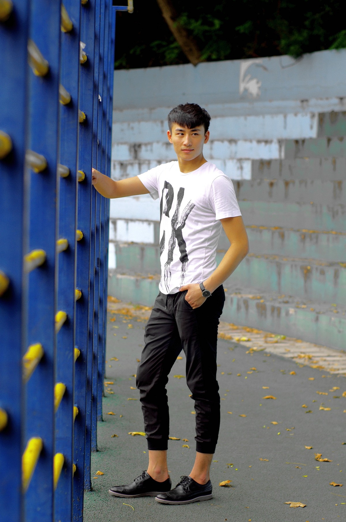 校园青春阳光的小男生