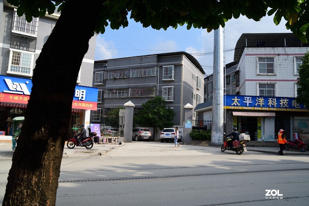 兄弟串门，旧款与新款的交锋。