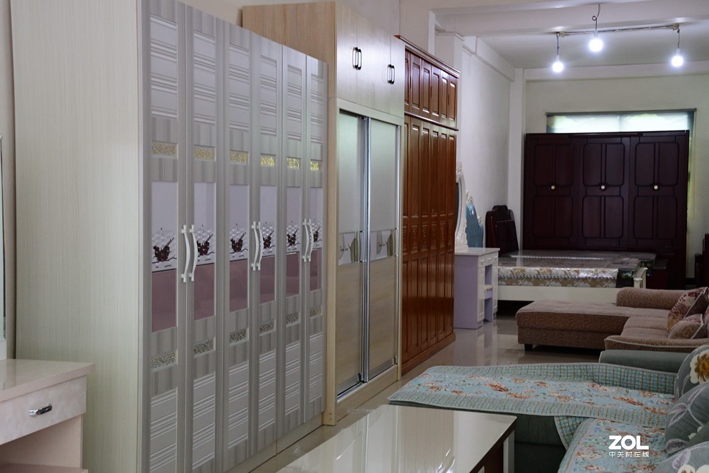 兄弟串门，旧款与新款的交锋。