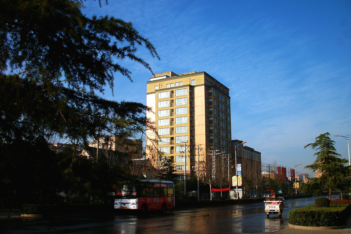 华晶手机还是不错的，拍照我一直用它