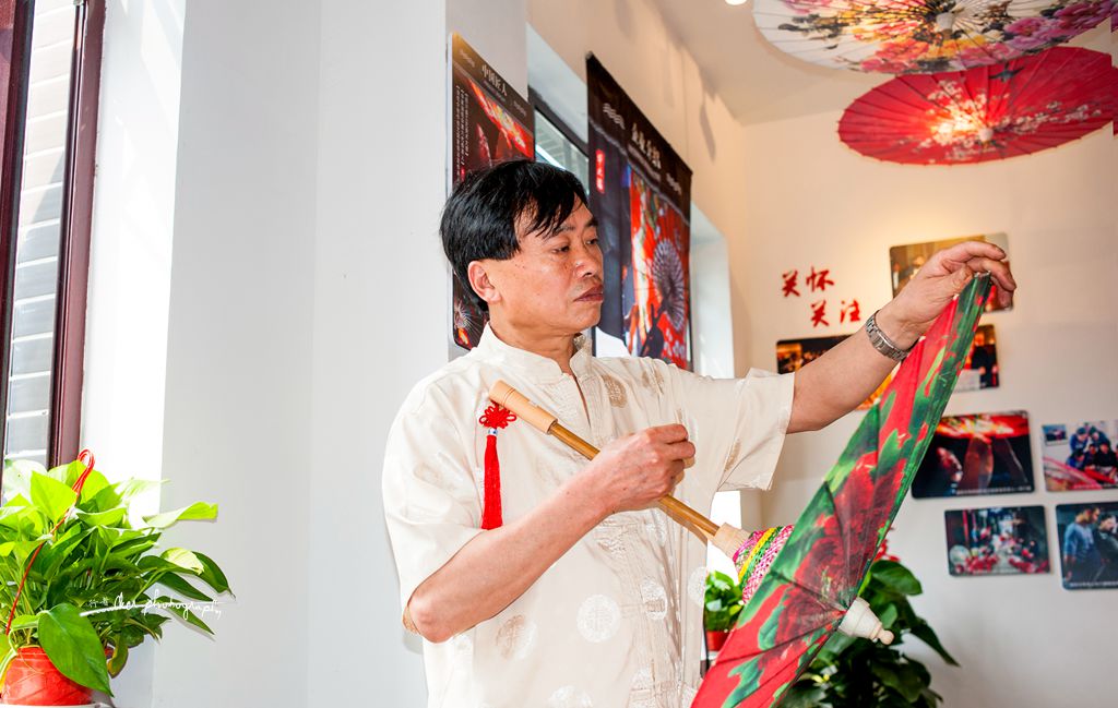 《伞里》泸州分水