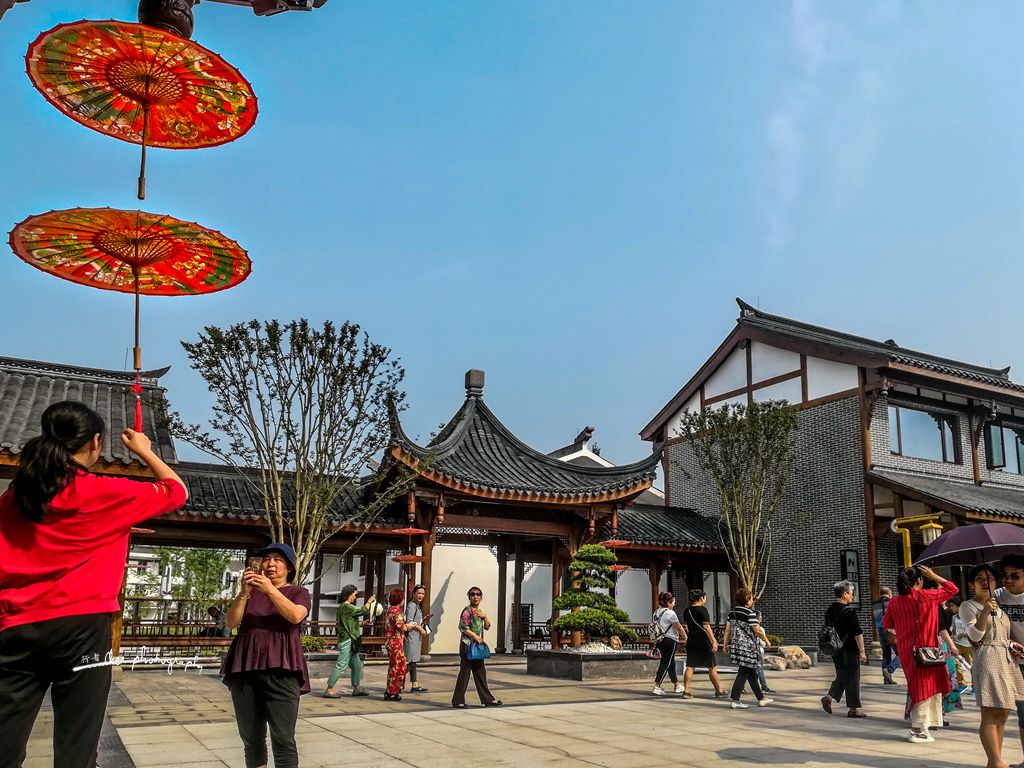 《伞里》泸州分水