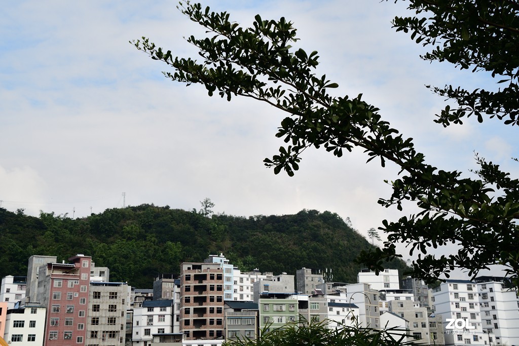 兄弟串门，旧款与新款的交锋。