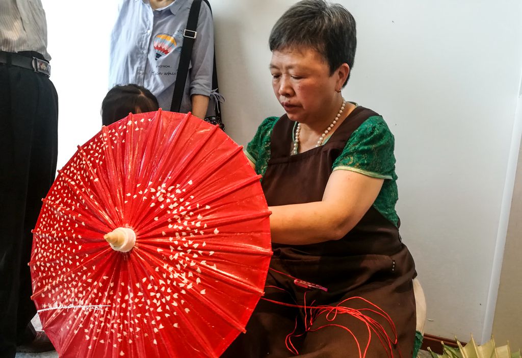 《伞里》泸州分水