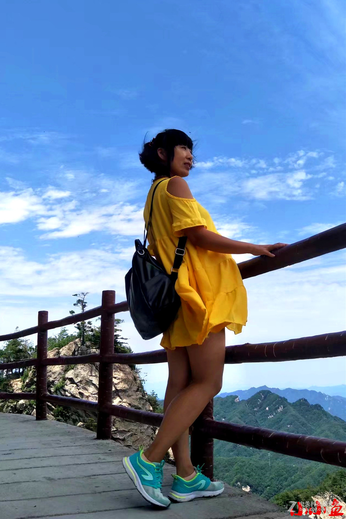 登河南第一高玻璃观景台  观中原云海